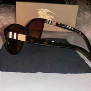 BURBERRY Women’s sunglasses Tortoise/brown/plaid